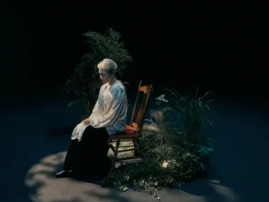 Lee Sora – Summer Breeze